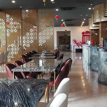 Grand Kolopaking Hotel Kebumen Экстерьер фото